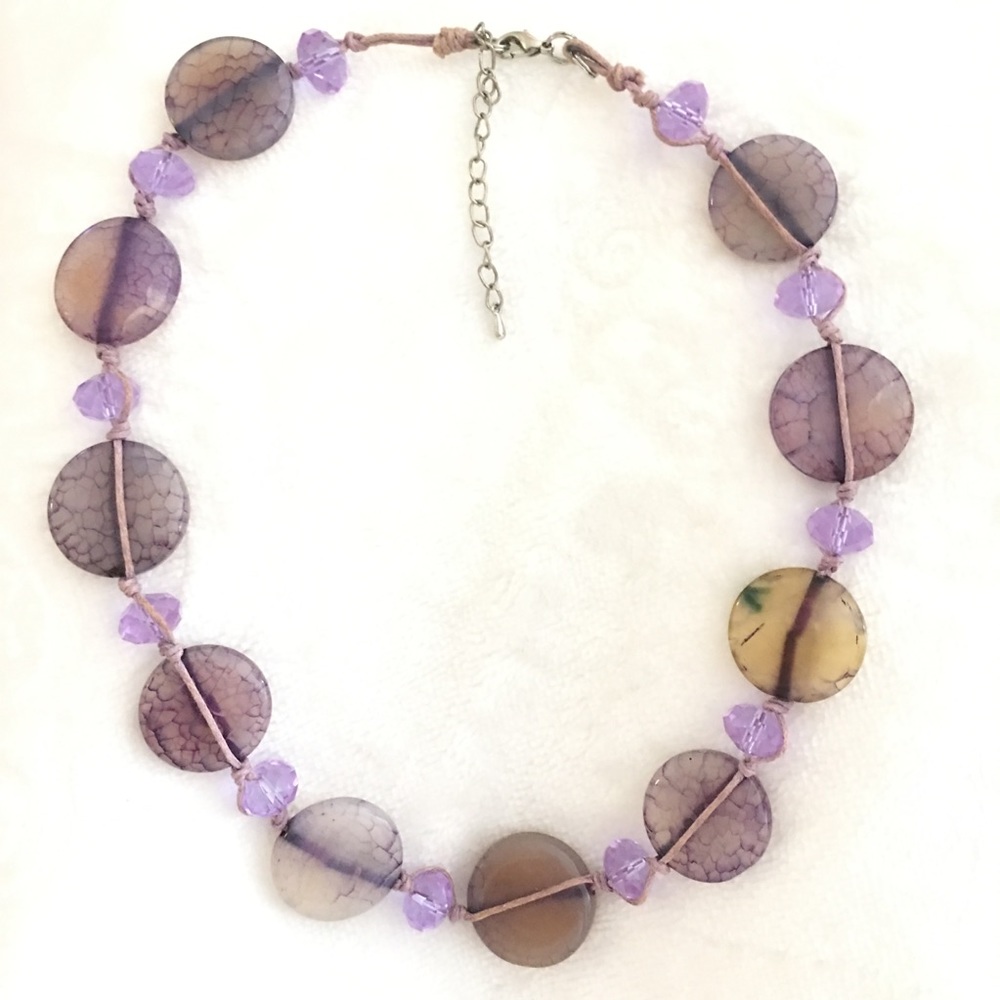 PURPLE NECKLACE GLASS AND BEADS